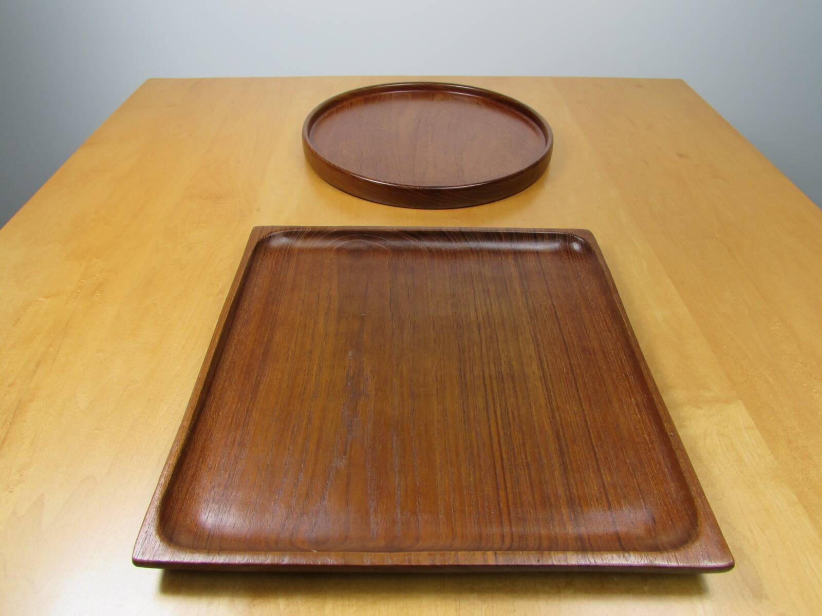 2 solid teak platters from Denmark - Wiggers