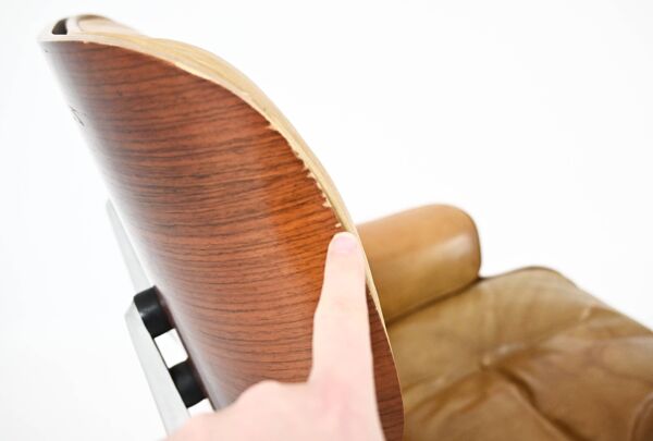 Fauteuil et repose-pieds par Charles & Ray Eames pour Herman Miller