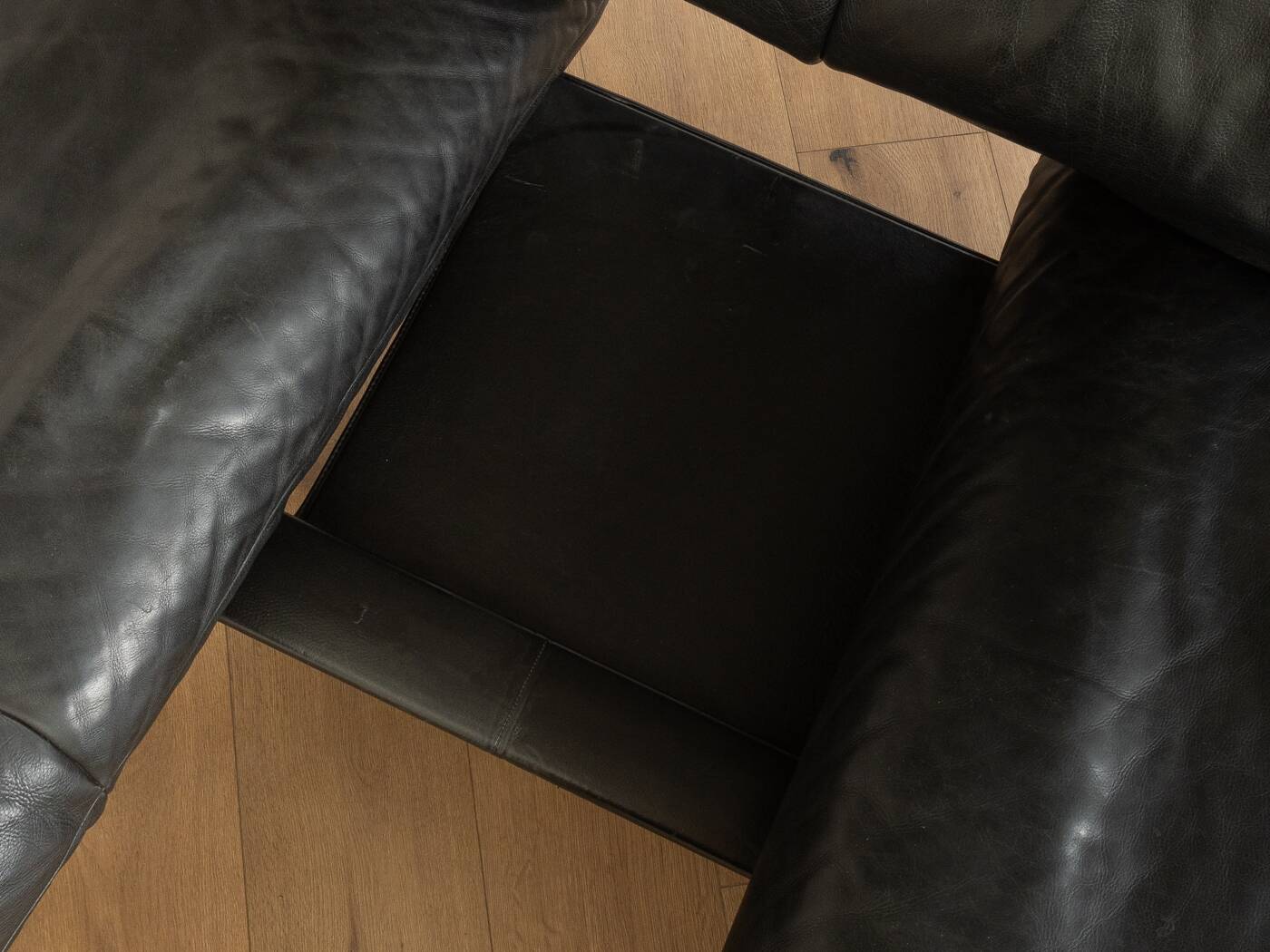 de Sede | Reto Frigg DS 140 sofa, 1980s, black leather & chrome, adjustable headrests