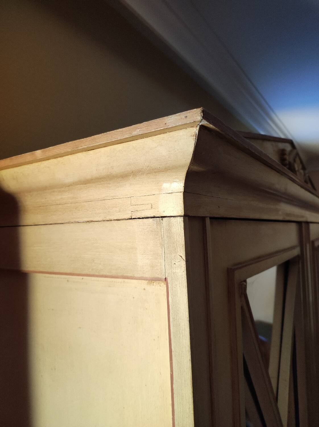 2-door patinated mirrored wardrobe