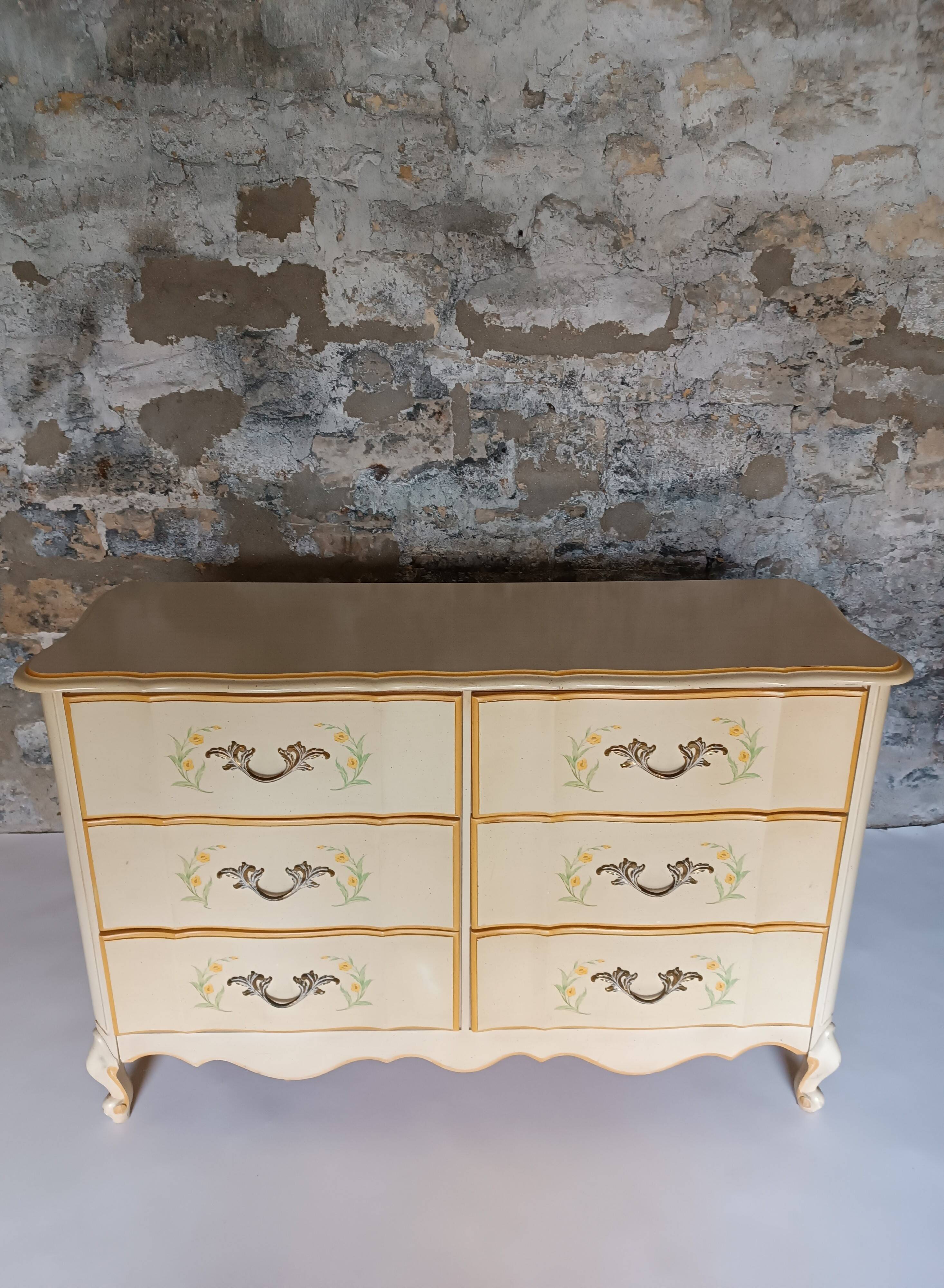Commode double jaune pale