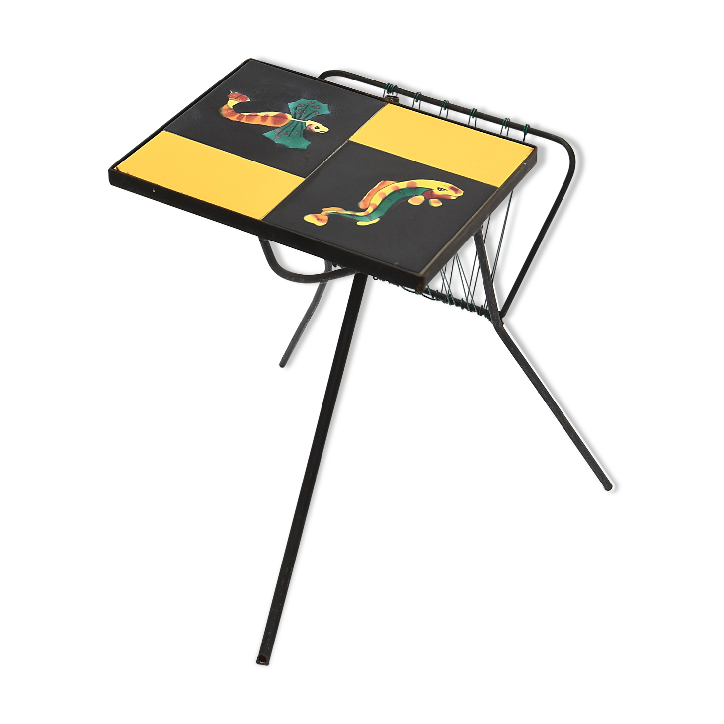 Vintage scoubidou magazine holder