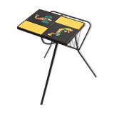 Vintage scoubidou magazine holder