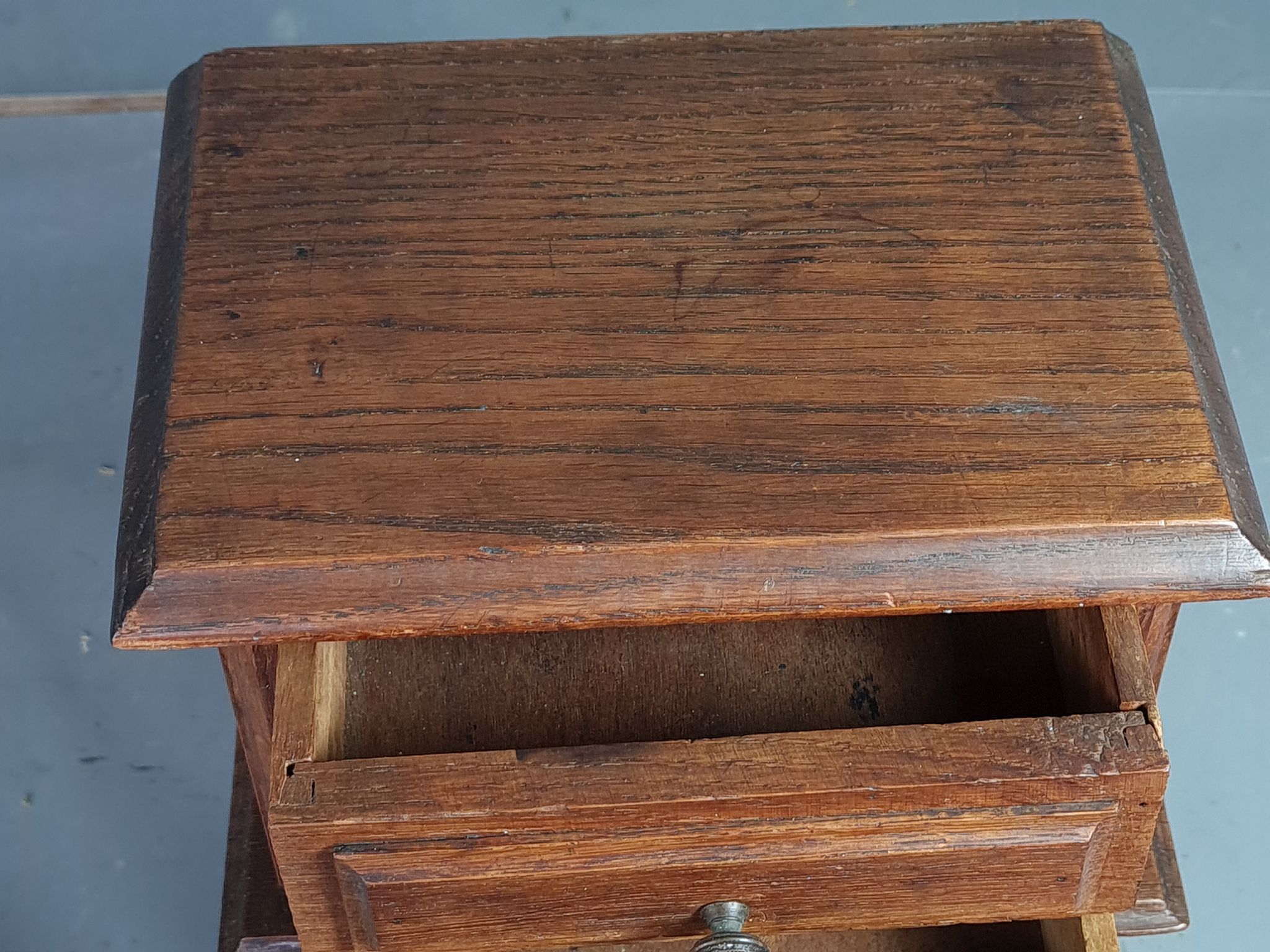 Box with 4 drawers for sewing or other storage in oak wood