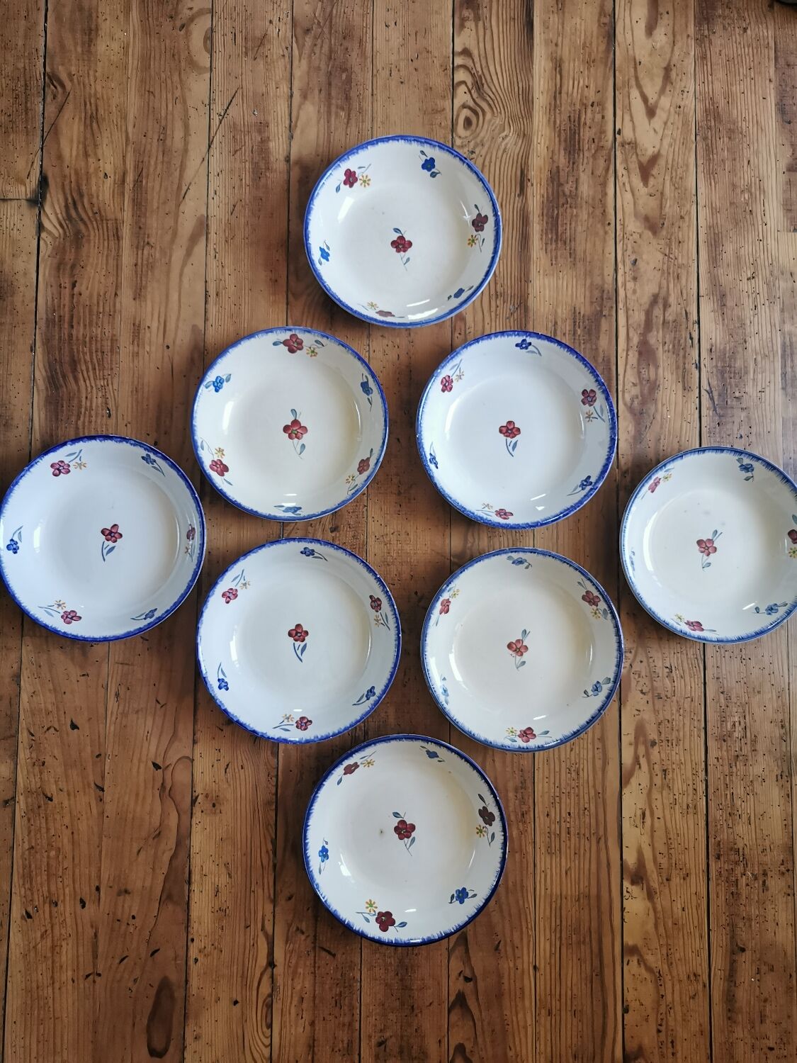 Digoin vintage calotte plates, Mary-Lou