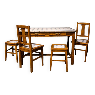 Table / chaises / Tabourets émaillés
