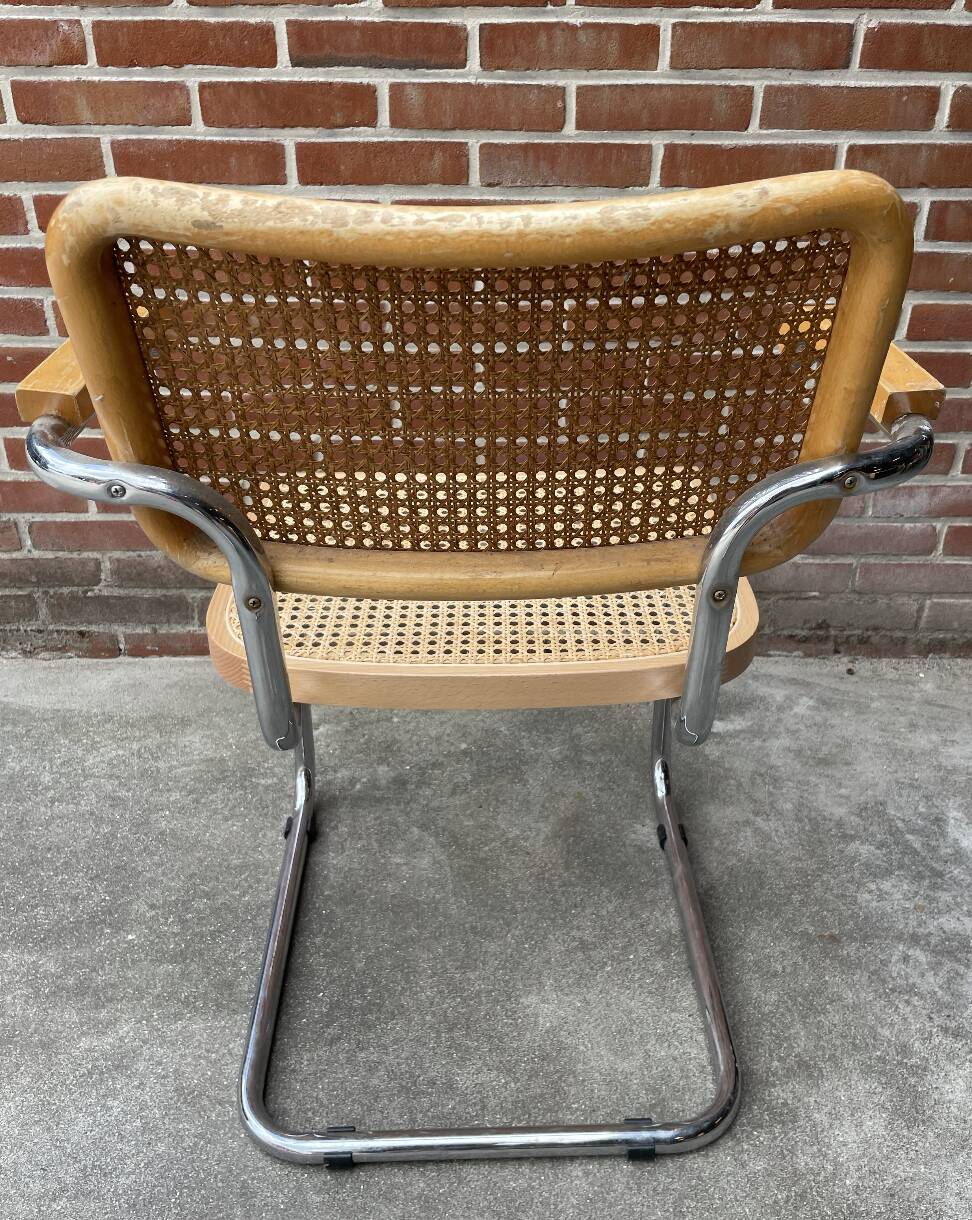 Cesca chair B64 with armrests by Marcel Breuer Design