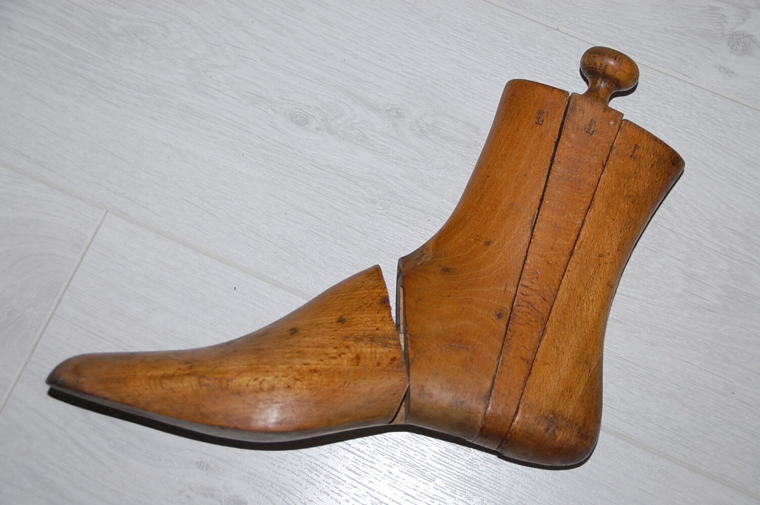 Paire embauchoirs bois bottines