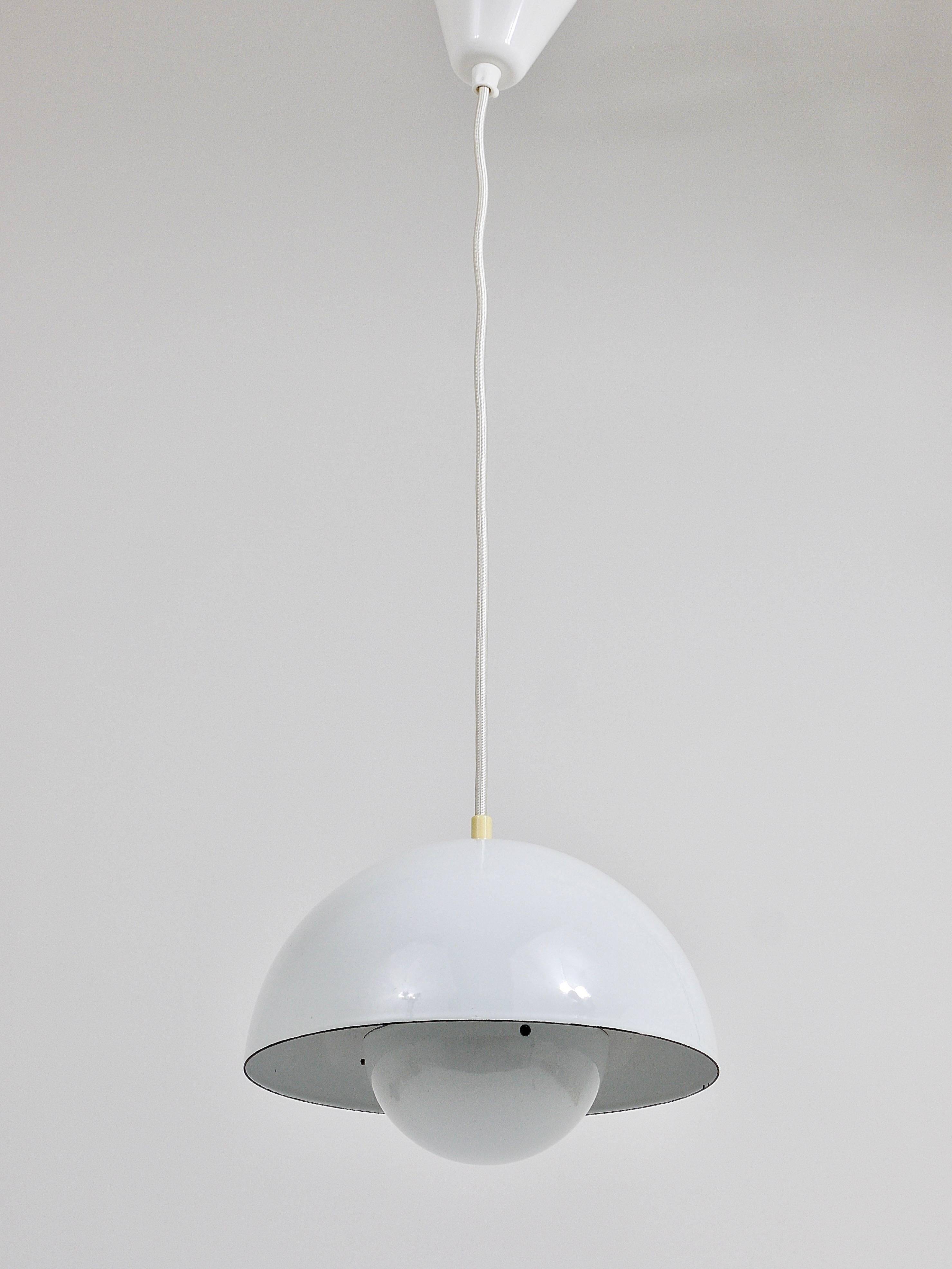 White Verner Panton flower pendant, Louis Poulsen, Denmark, 1969