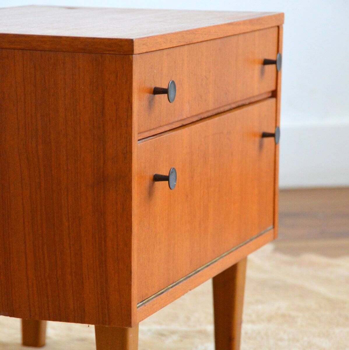 Scandinavian 1960s vintage bedside table / side table