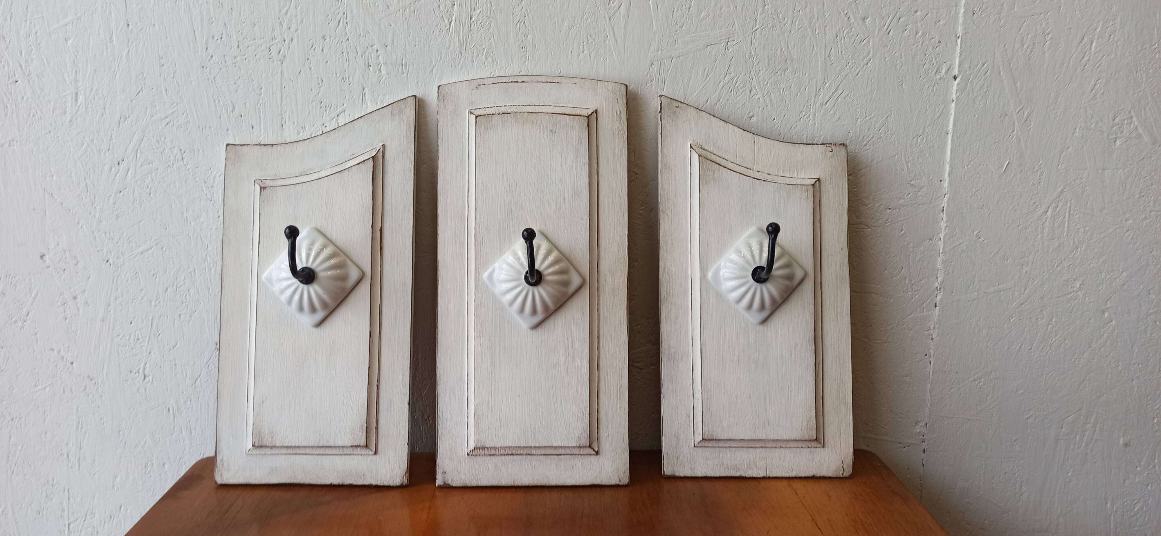Shabby chic triptych hanger.