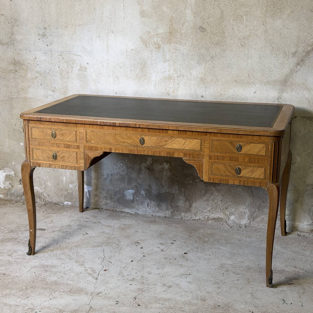 Bureau style transition Louis XV / louis XVI
