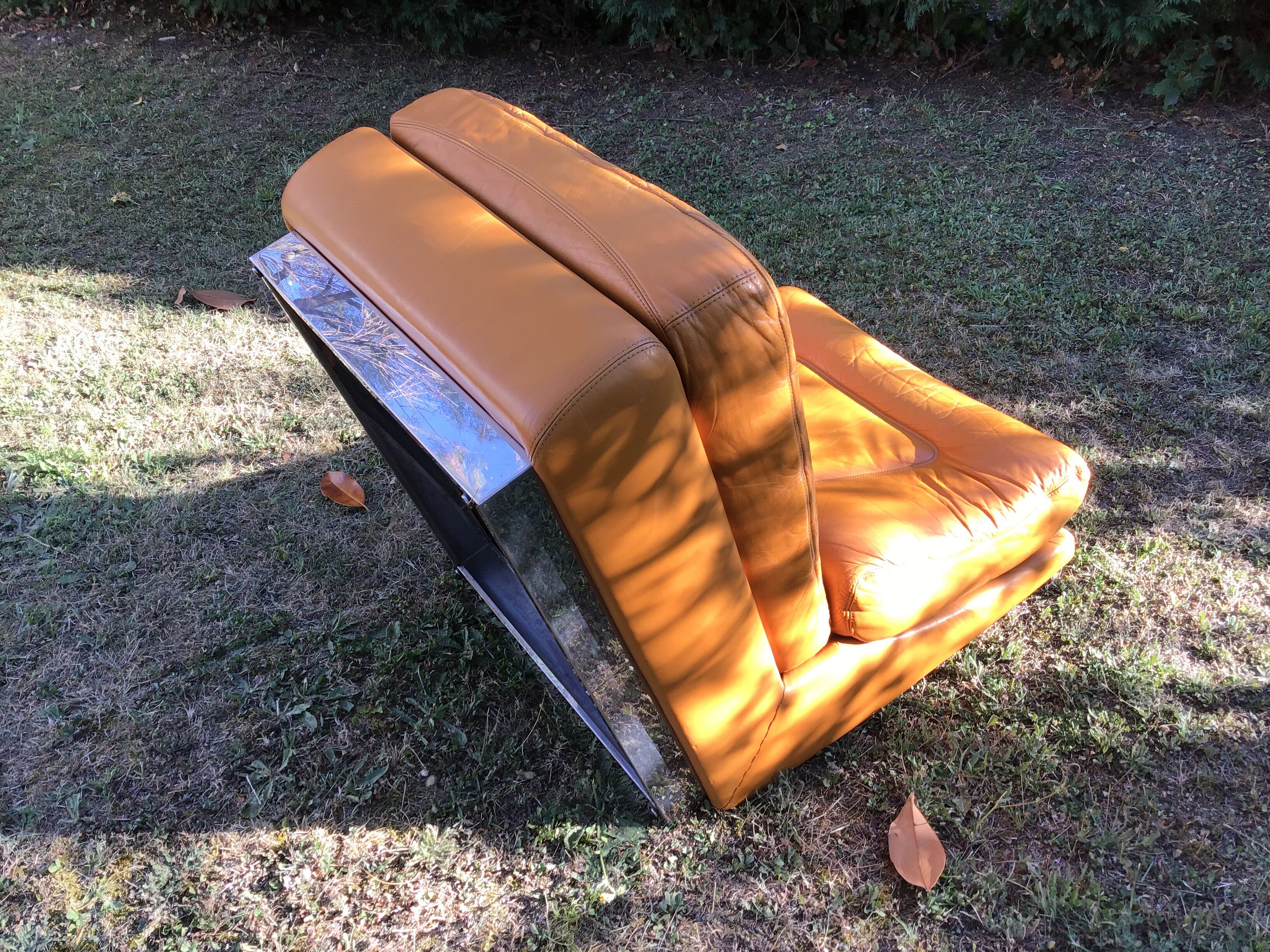 Chauffeuse Jacques Charpentier design vintage en cuir