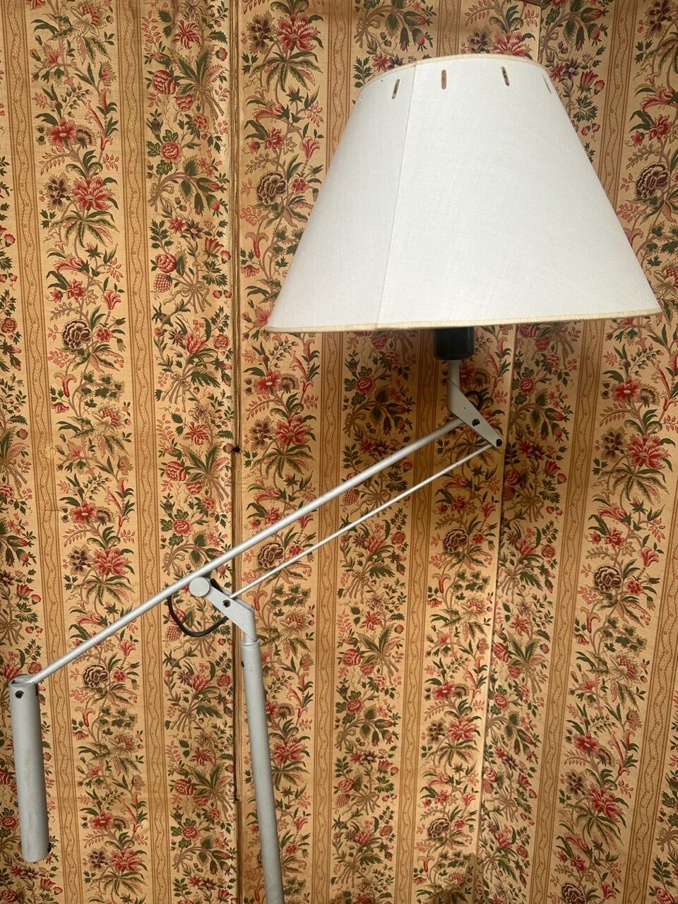 Galilea Pascual Salvador floor lamp for Carpyen