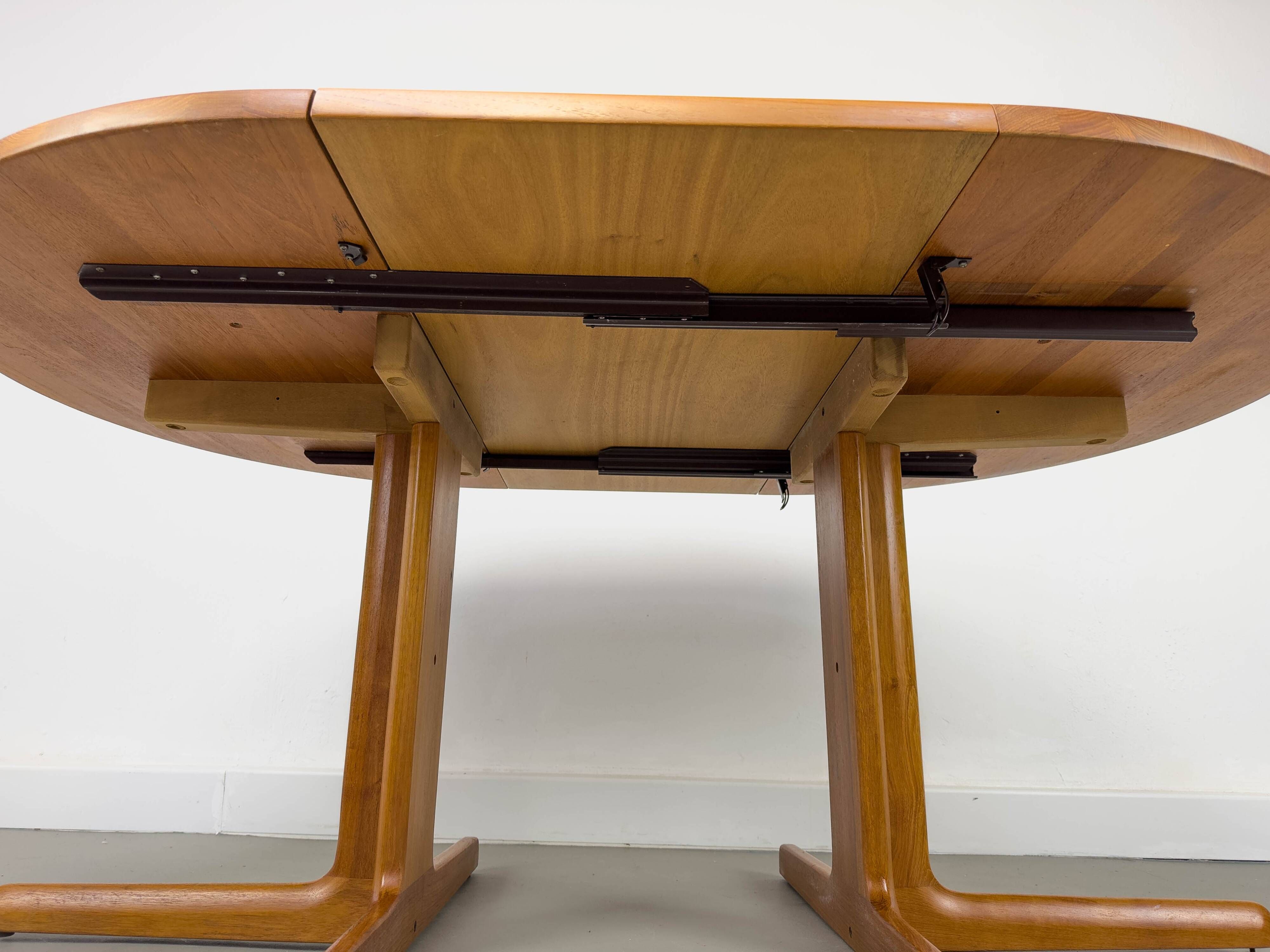 Table de Salle à Manger Ronde en Teck avec Extension, Danemark, années 1970