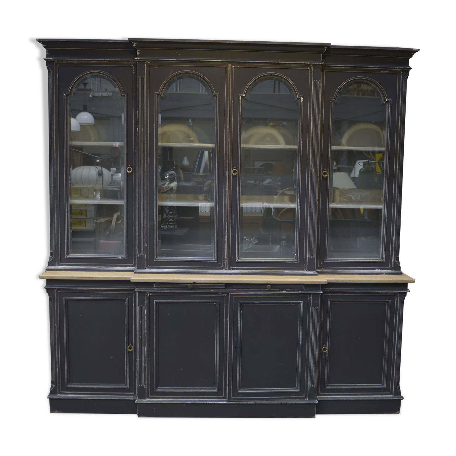 Showcase library patinated black