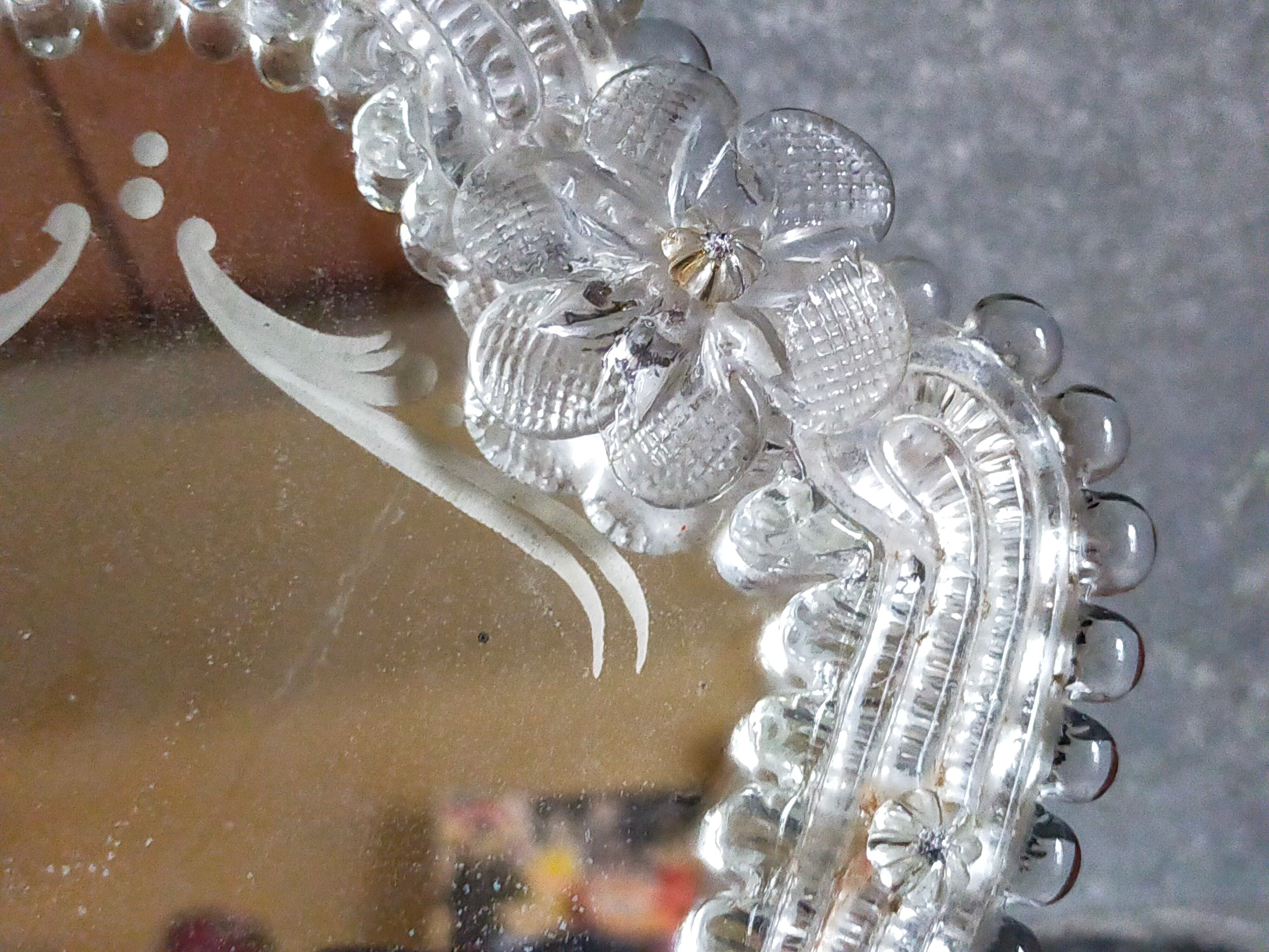 Venetian mirror 22cm X 24 cm Murano glass to pose 50s