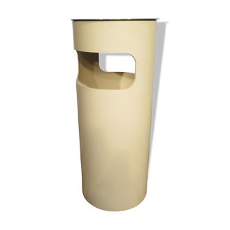 Kartell ashtray by Gino Colombini