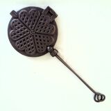 Heavy Antique Waffle Pan. Cast Iron Waffle Maker.