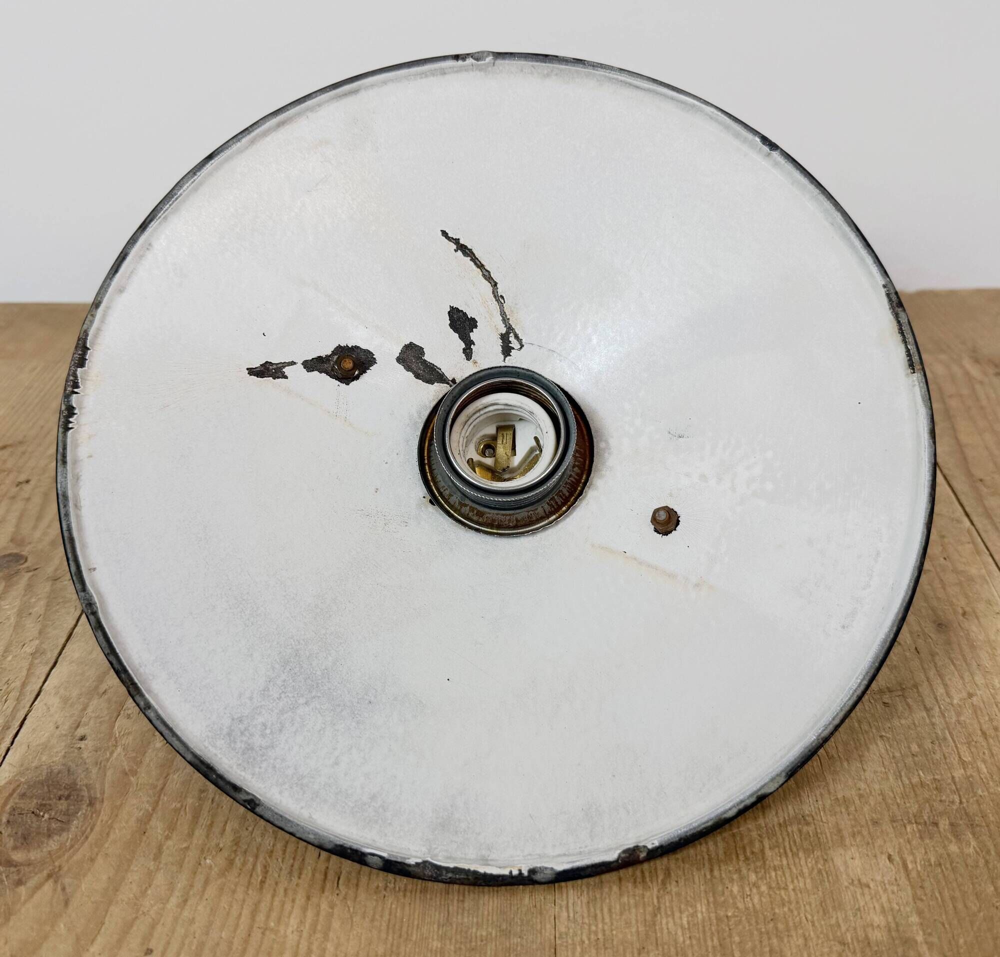 Lumière émaillée verte industrielle, années 1950