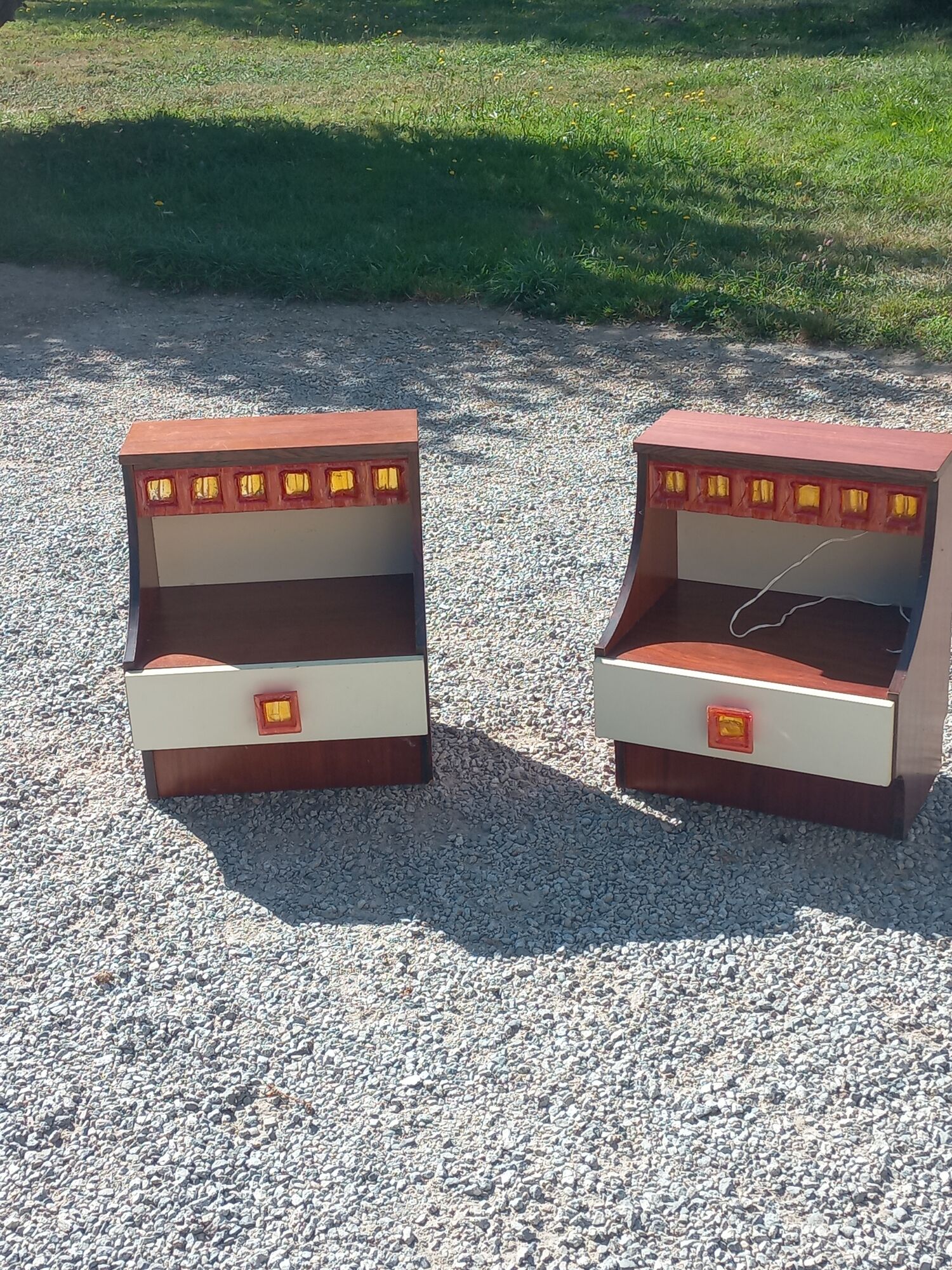 Pair of design bedside tables in orange resin rosewood with white melamine from the 70s
