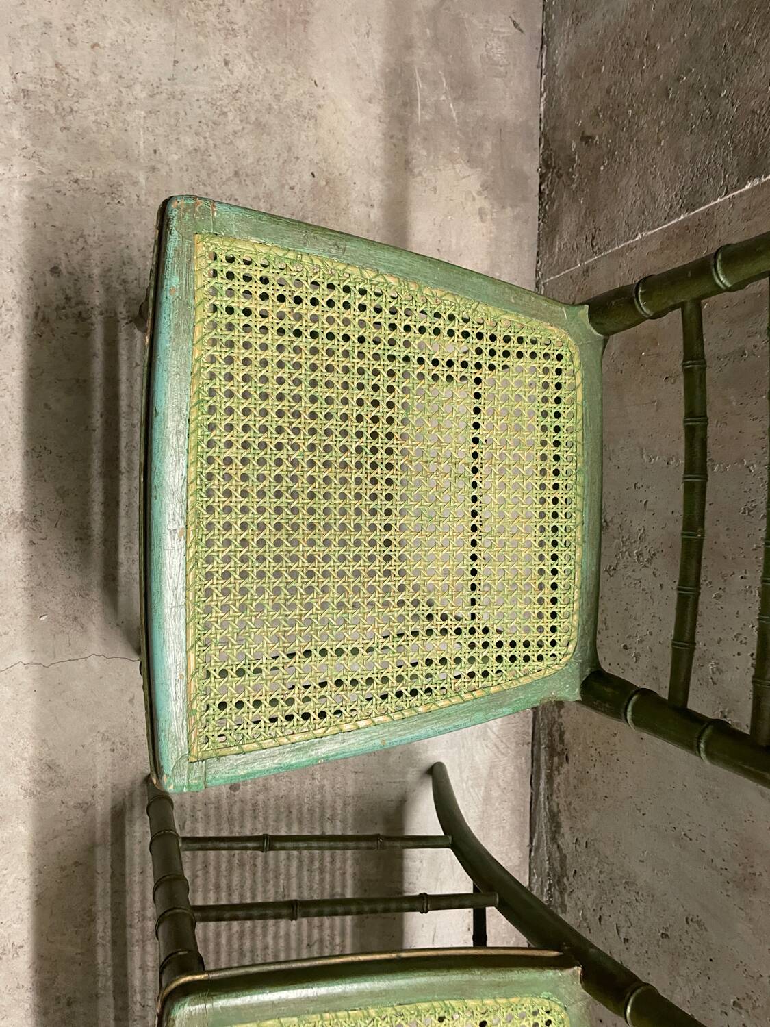 Paire de chaises vintage en bois style bambous