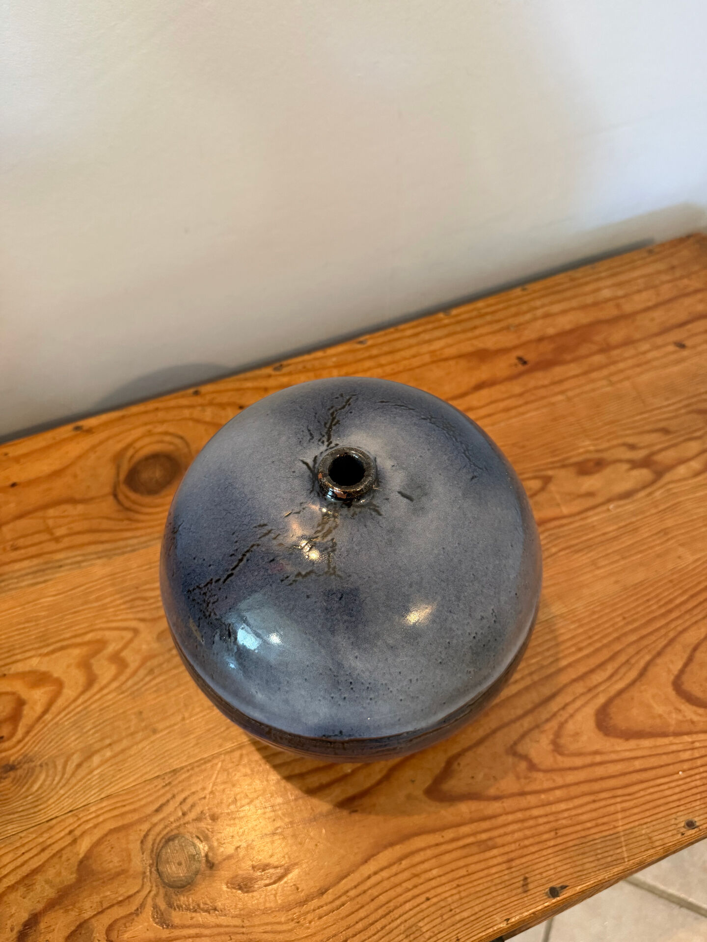 Vase boule signé en grès émaillée dans le goût de Antonio Lampecco