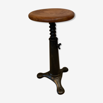 Singer tripod stool from the 1920s