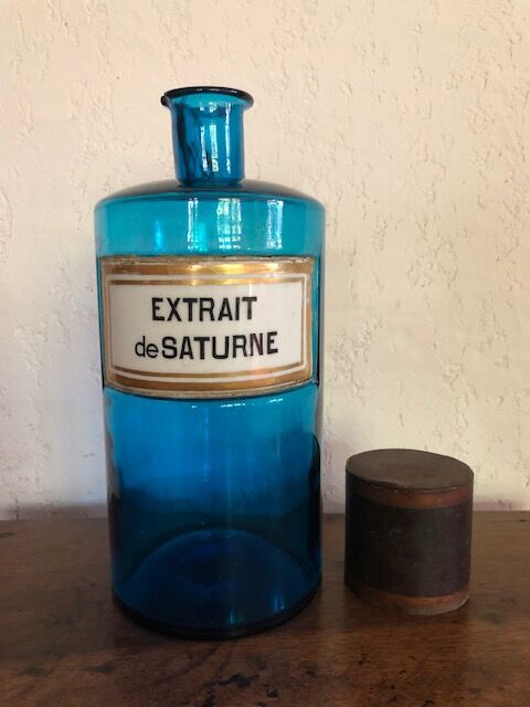 Napoleon III medicine jar