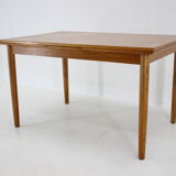 1960s Danish Extendable Dining Table in Oak