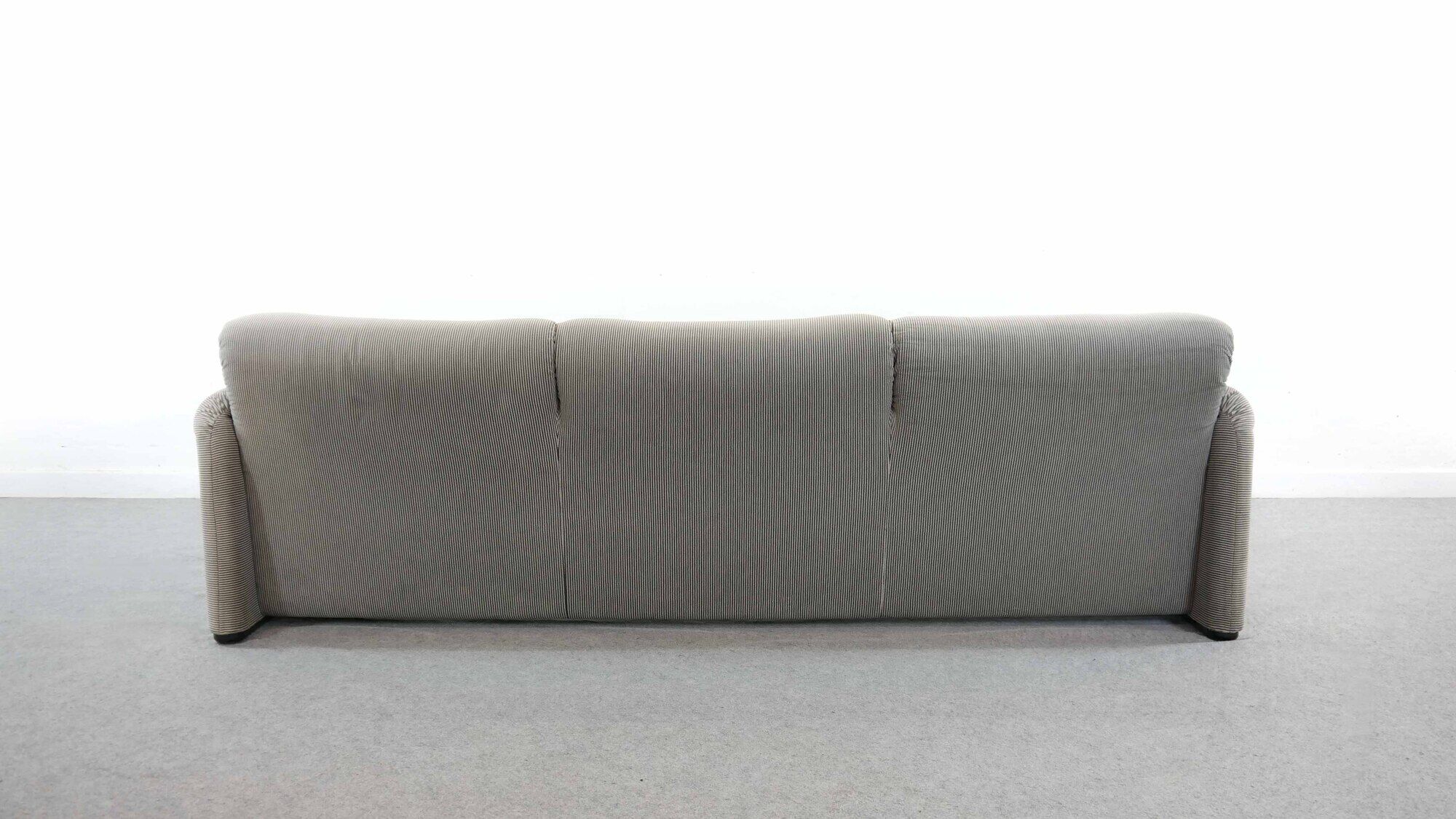 Cassina Maralunga 3-Seater Sofa by Vico Magistretti in grey striped fabrics