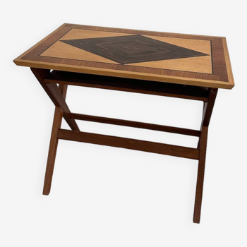 Table d’appoint moderniste bois exotique