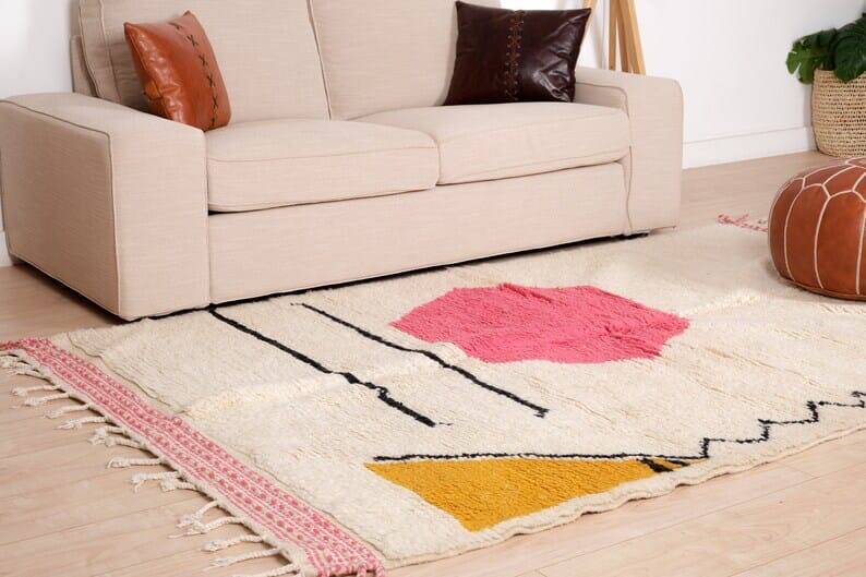 Handmade traditional Atlas Moroccan rug, size 150 x 250 cm.