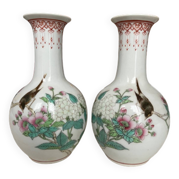 Paire de vases en porcelaine de Chine