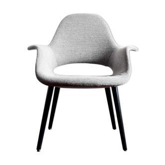 Organic chair in black ash designed by Eero Saarinen and Charles Eames in 1940
