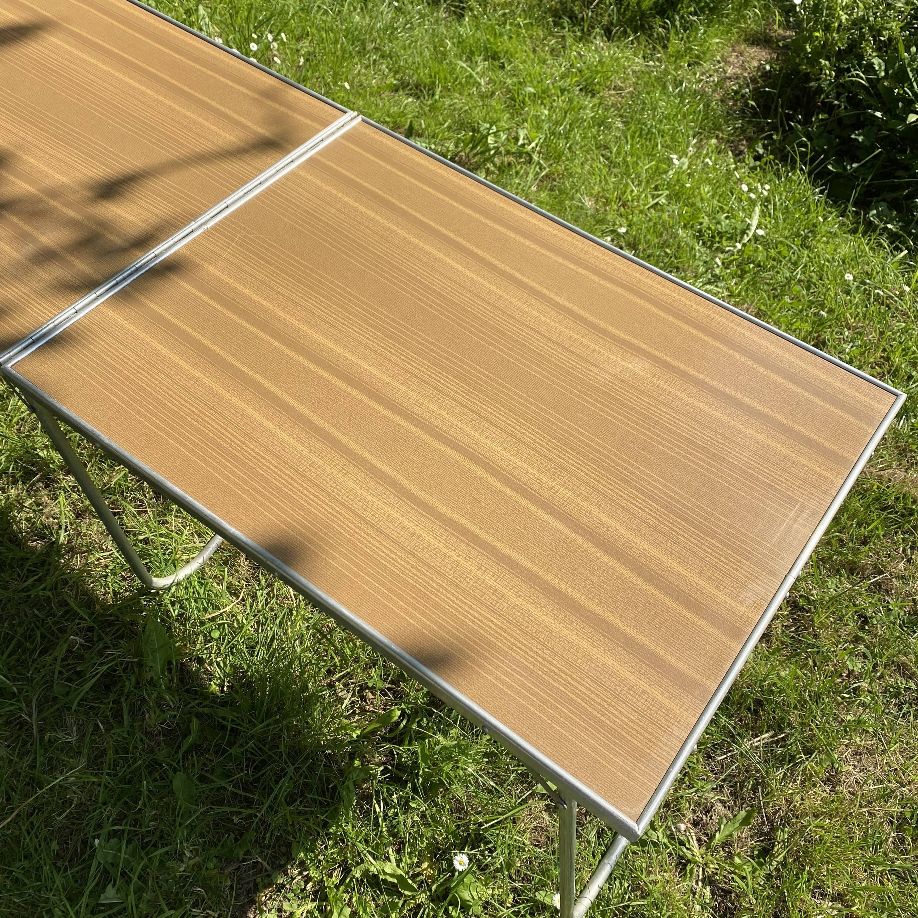 Table de camping pliante en formica