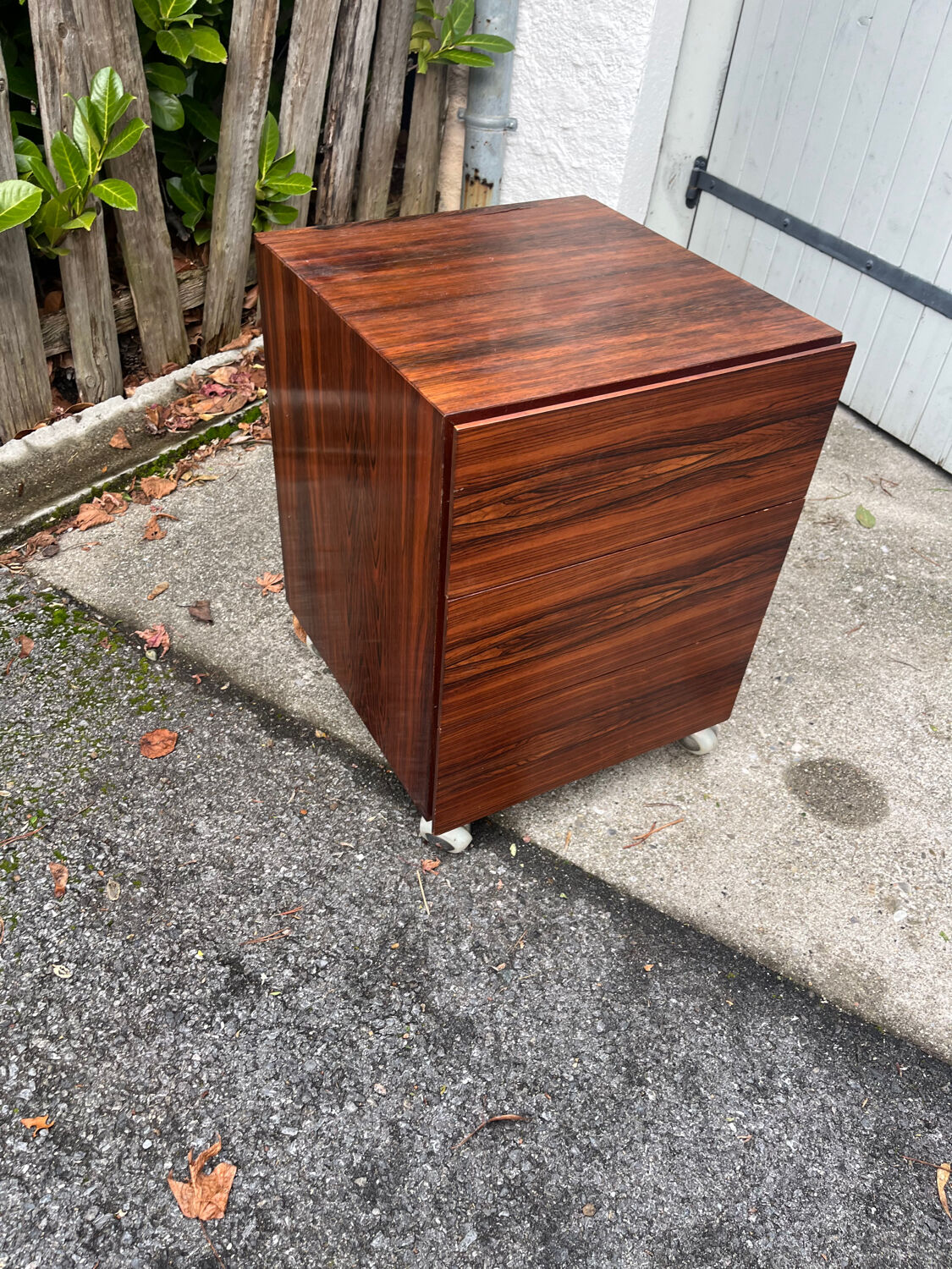 Petit meuble en palissandre