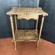 Table d’appoint Art nouveau en bois gravé avec tiroir, vers 1900