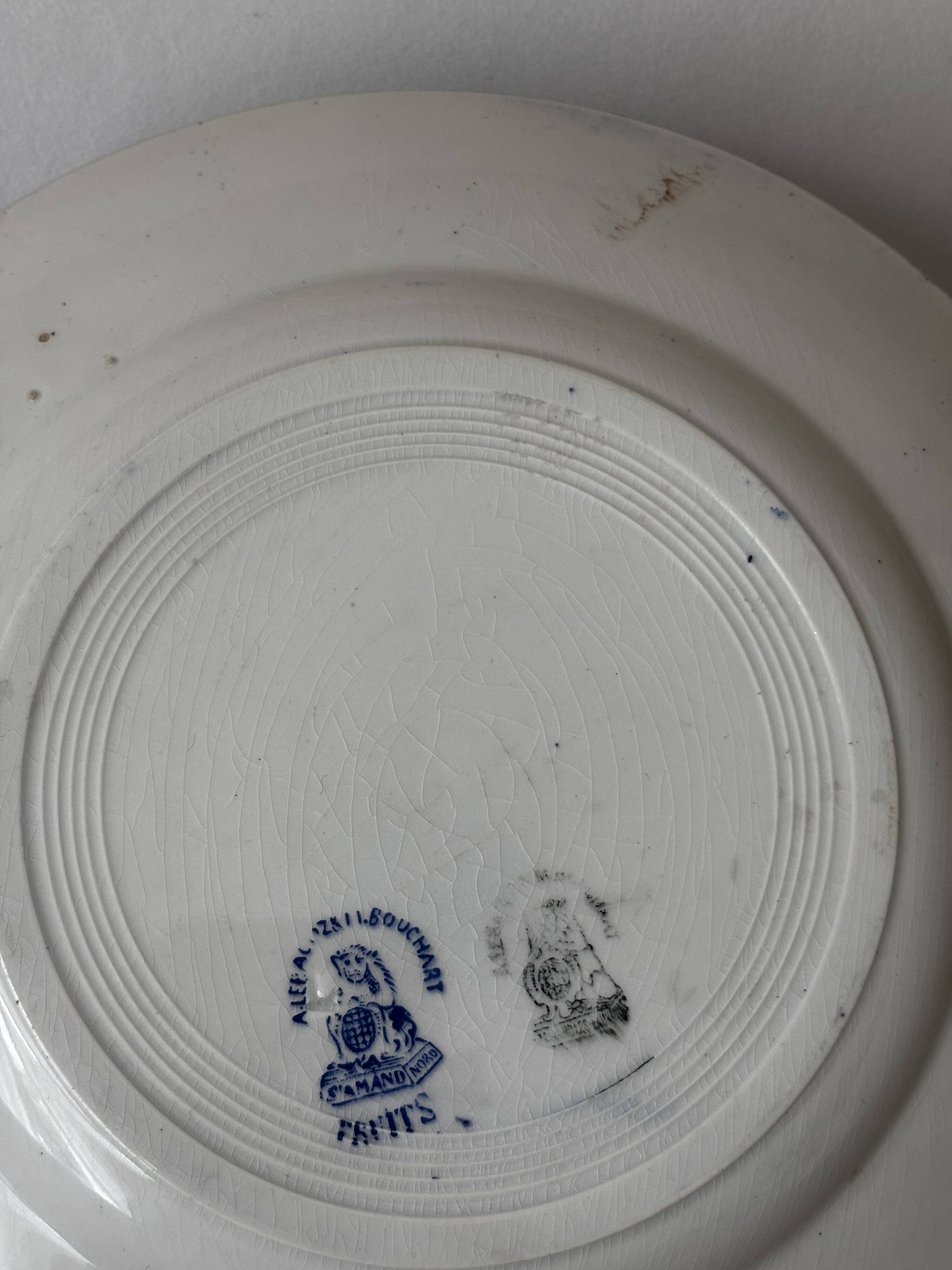 Ancienne assiette faïence St Amand fruits bleu