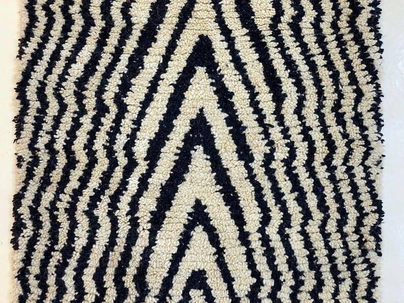 Traditional handwoven beni ourain rug size 140x260 cm