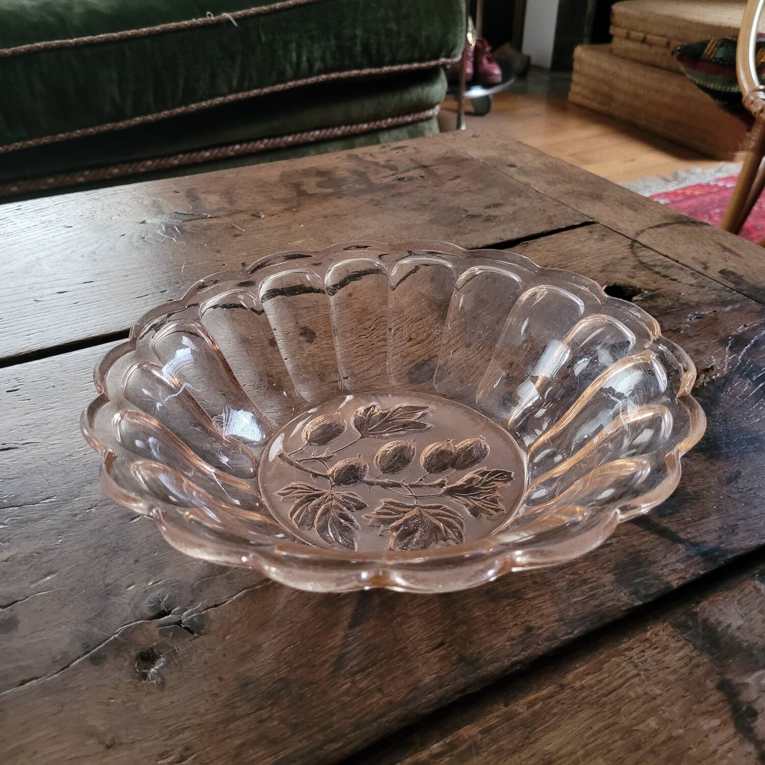 Pink molded glass bowl – embossed plant decoration – 1950s style