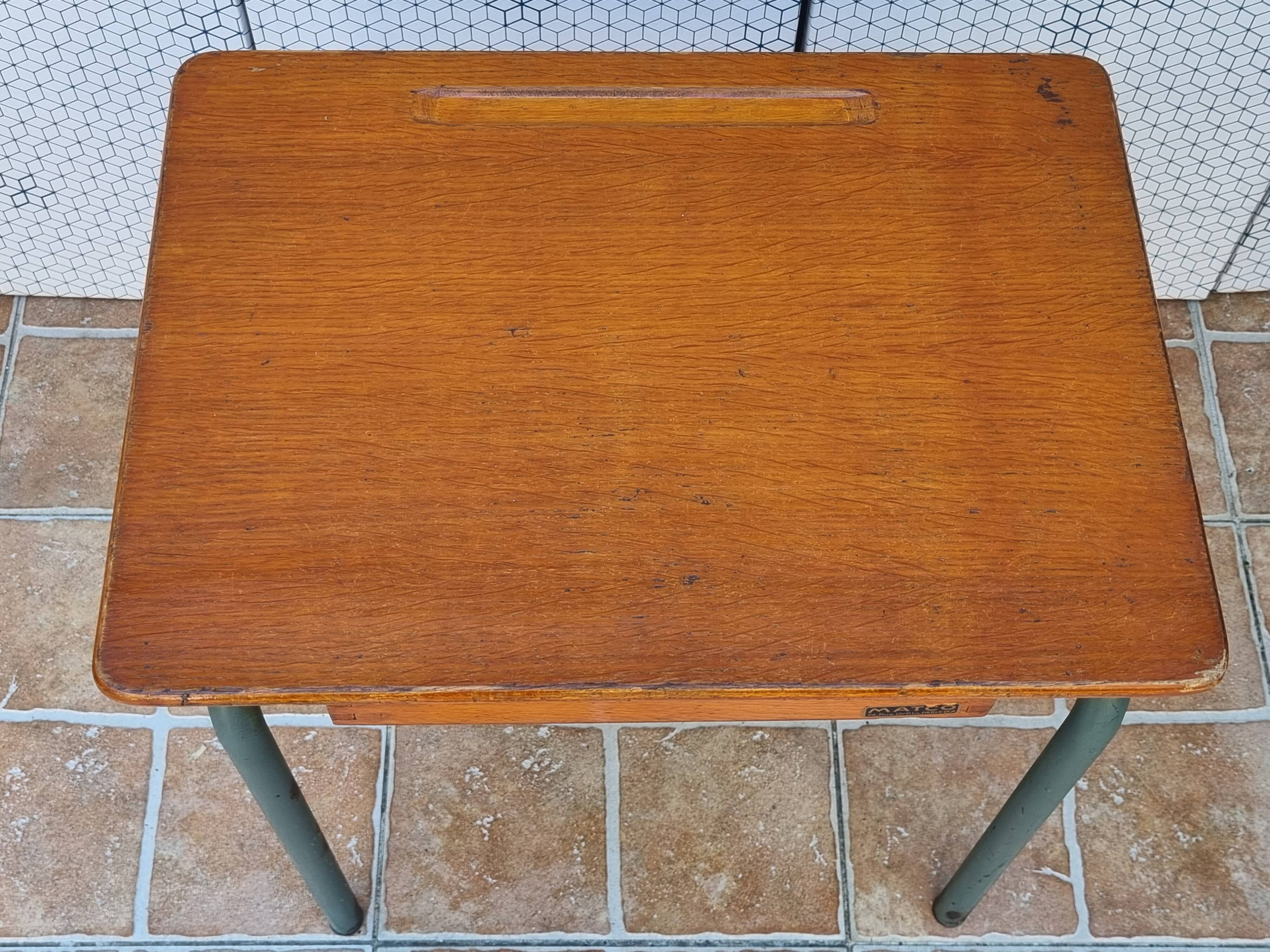MATCO Antique School Desk – Wood and Metal – 54 x 54 x 40 cm
