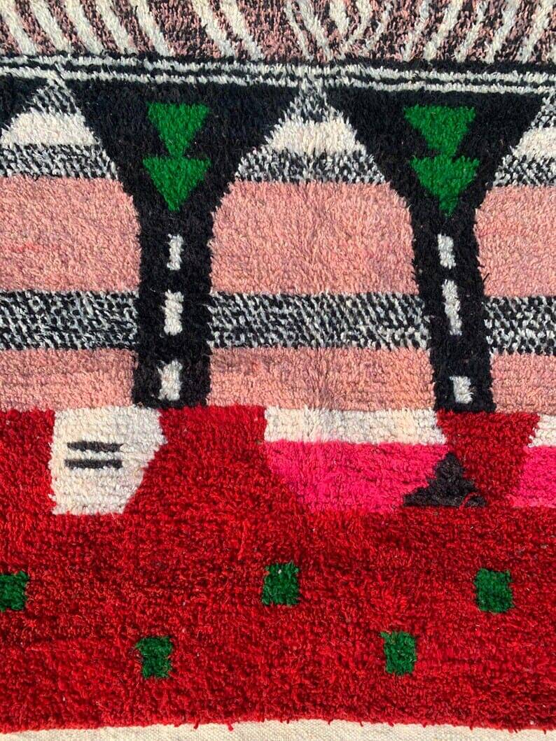 Azilal Berber rug made of pure wool, traditionally handwoven.