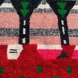 Azilal Berber rug made of pure wool, traditionally handwoven.