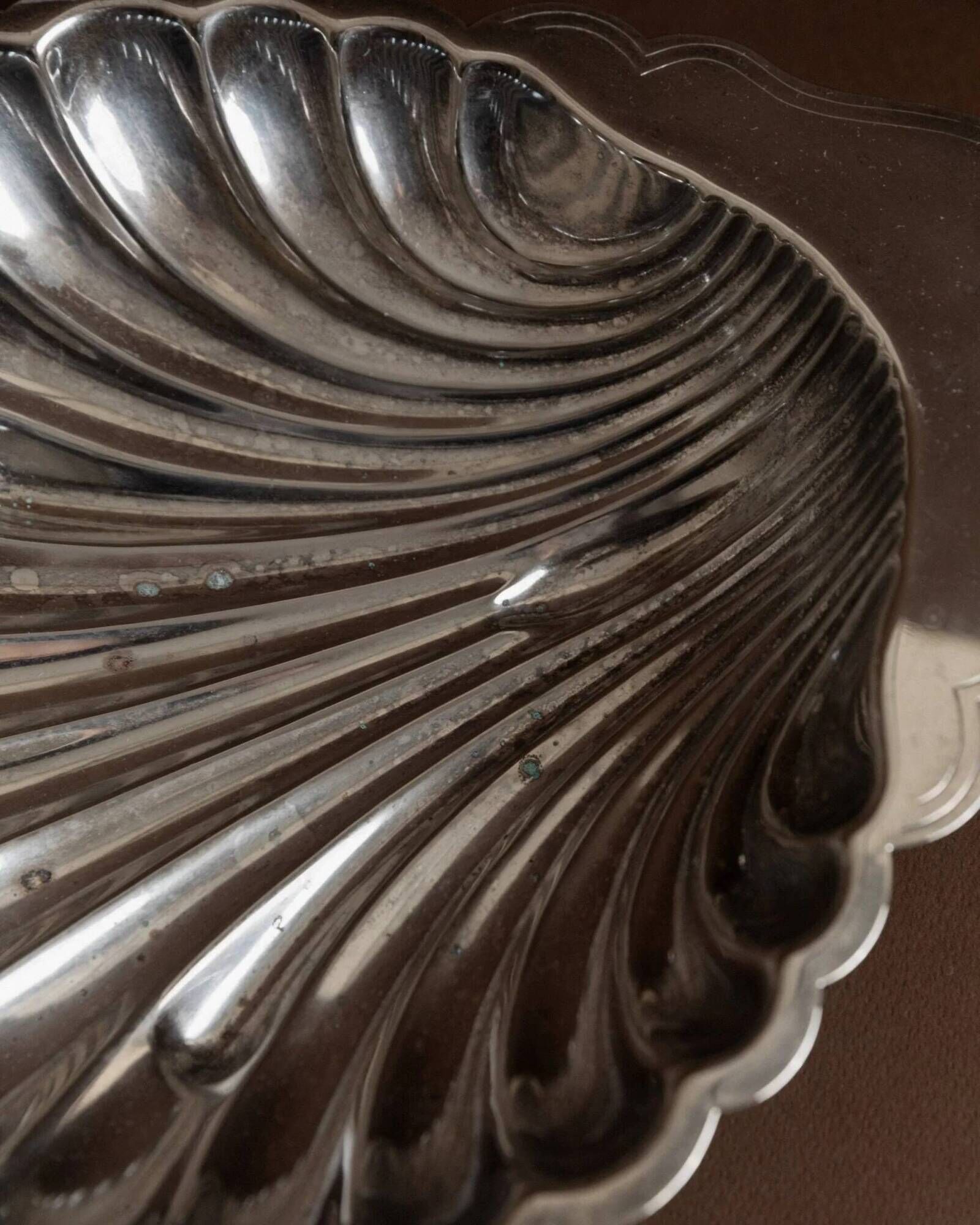 Silver-plated metal shell-shaped saladier from Italy, 1960s, vintage fruit and jewellery bowl