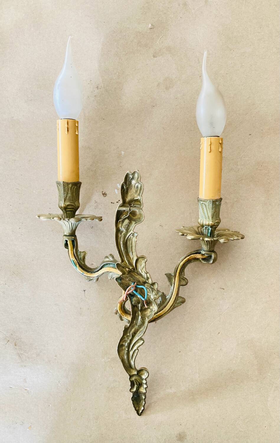 Louis XV style wall sconces in gilt bronze with undulating arms