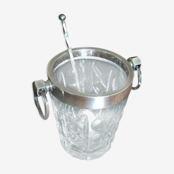 Ice bucket and spoon