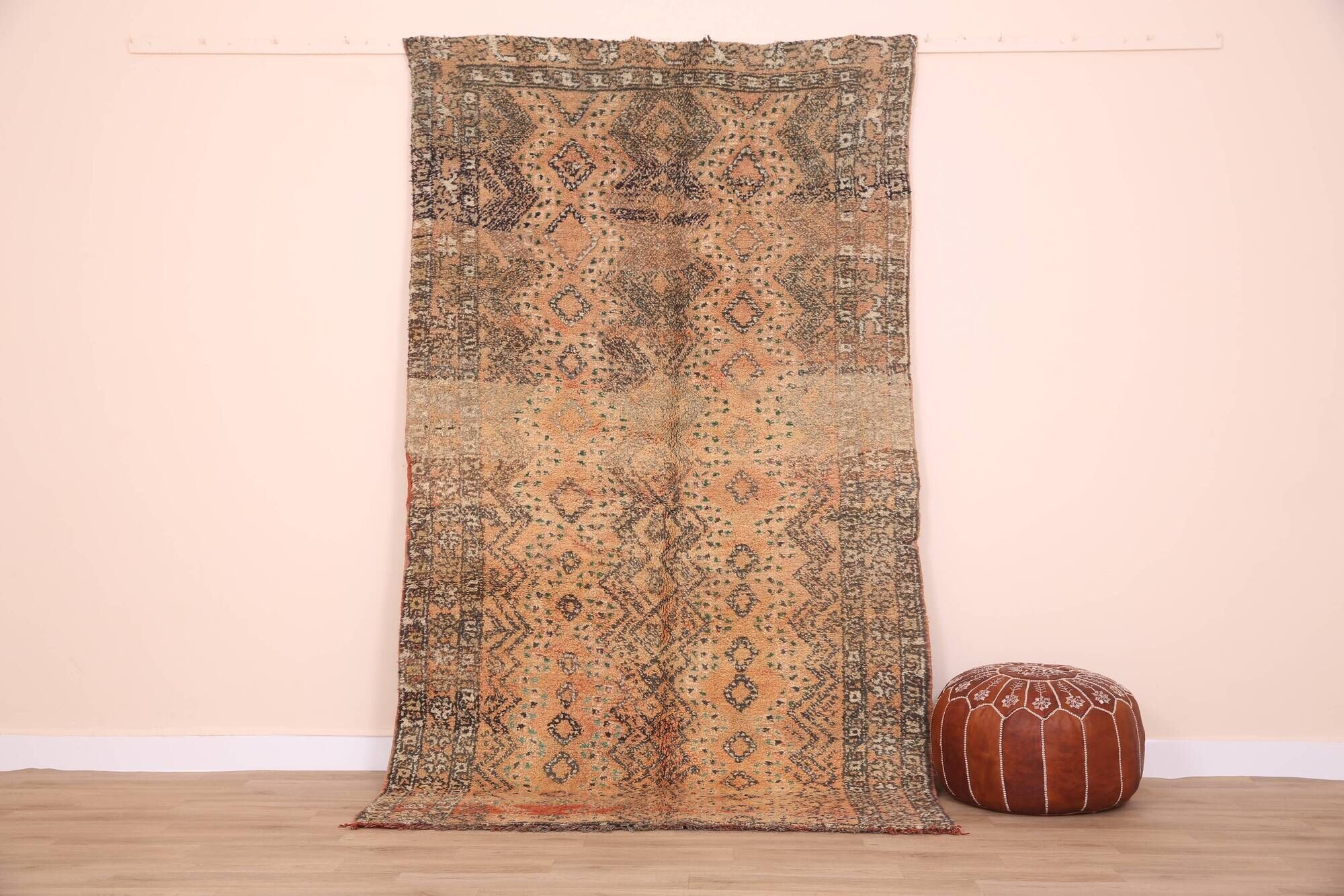 Peach Vintage Moroccan Rug 142 x 248 cm, Berber Wool Rug Handmade, Boho Rug