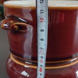 Stoneware pot with lid