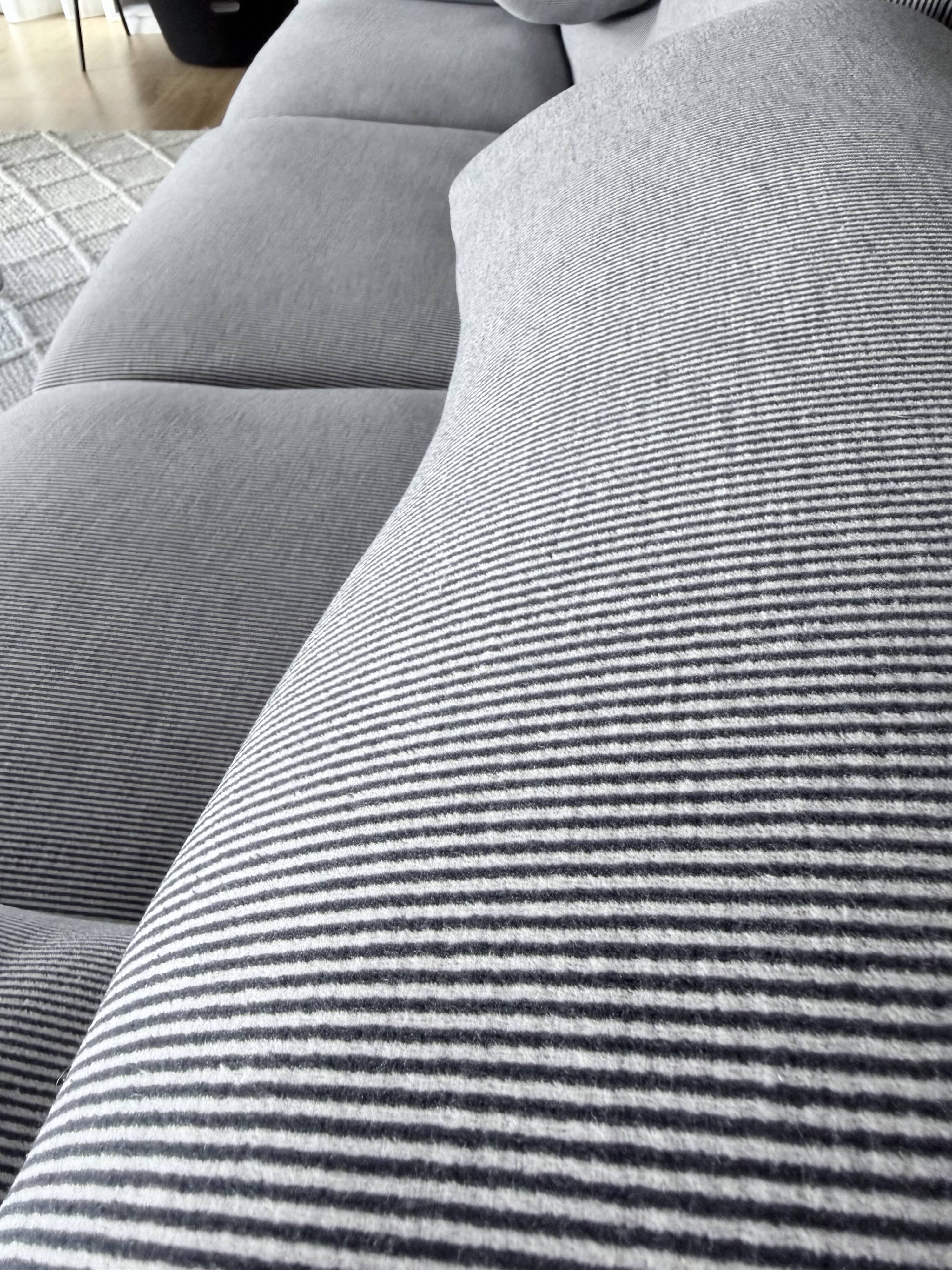Maralunga sofa in excellent condition.